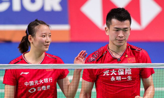 印尼队横扫马来西亚队，黄鸭组合扛起全队