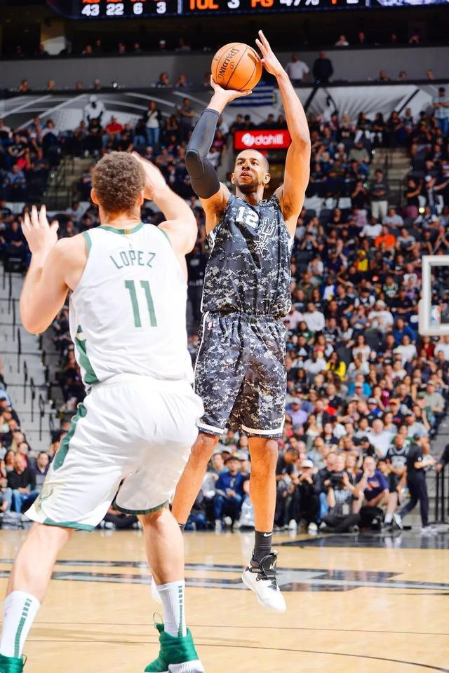 浙江队碾压马刺,德罗赞扛起全队 浙江队碾压马刺,德罗赞扛起全队