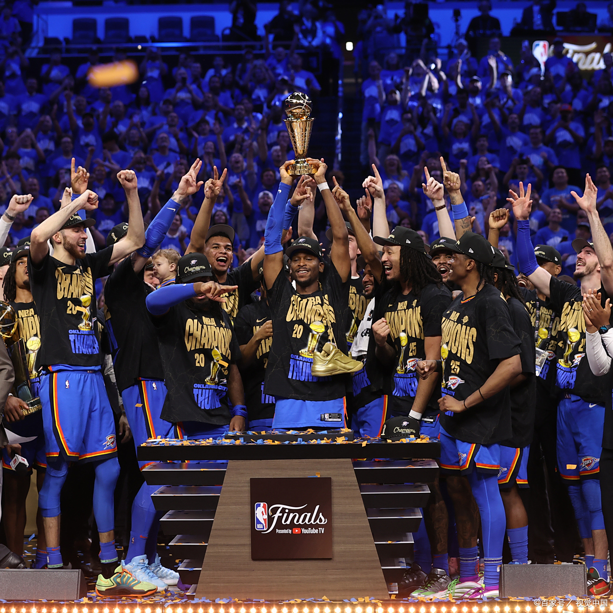 吉林队逆转快船，库里点燃赛场