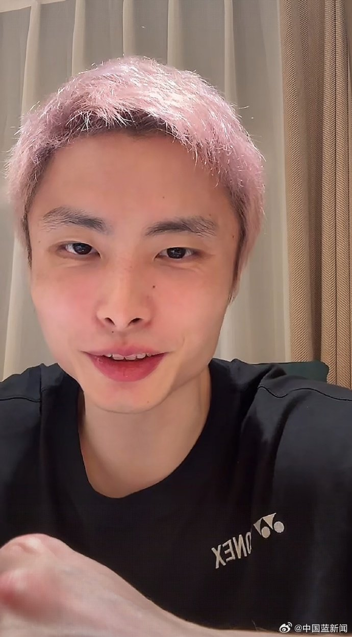 中国队碾压日本队,石宇奇扛起全队 中国队碾压日本队,石宇奇扛起全队