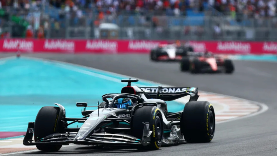 威廉姆斯碾压阿斯顿马丁,拉塞尔统治全场 威廉姆斯碾压阿斯顿马丁,拉塞尔统治全场