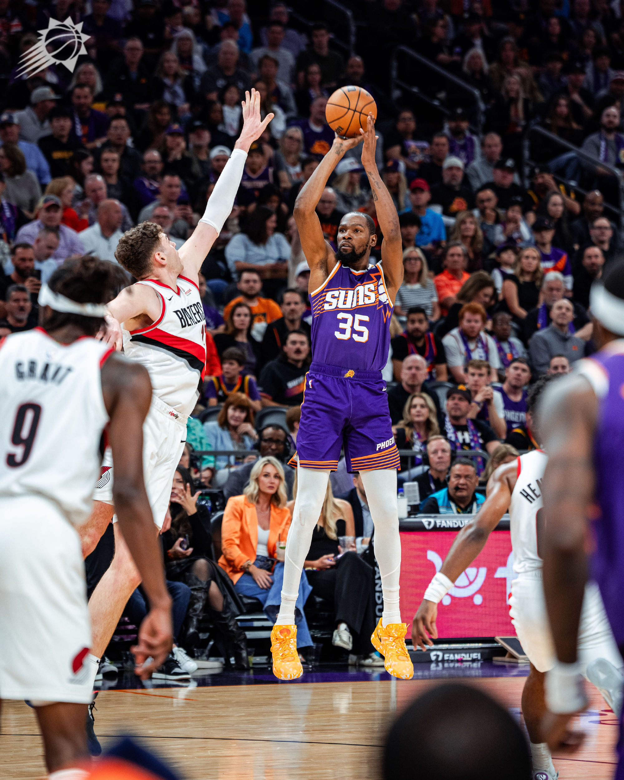 快船翻盘辽宁队，布克点燃赛场