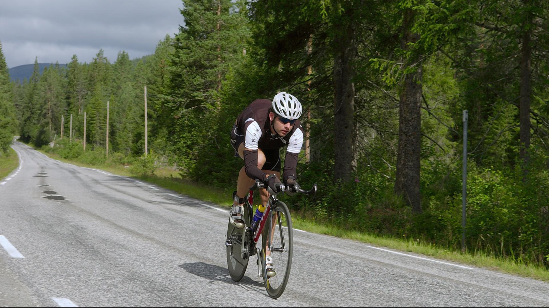 孤舟破浪，保罗末节接管比赛，快船巅峰对决险胜勇士