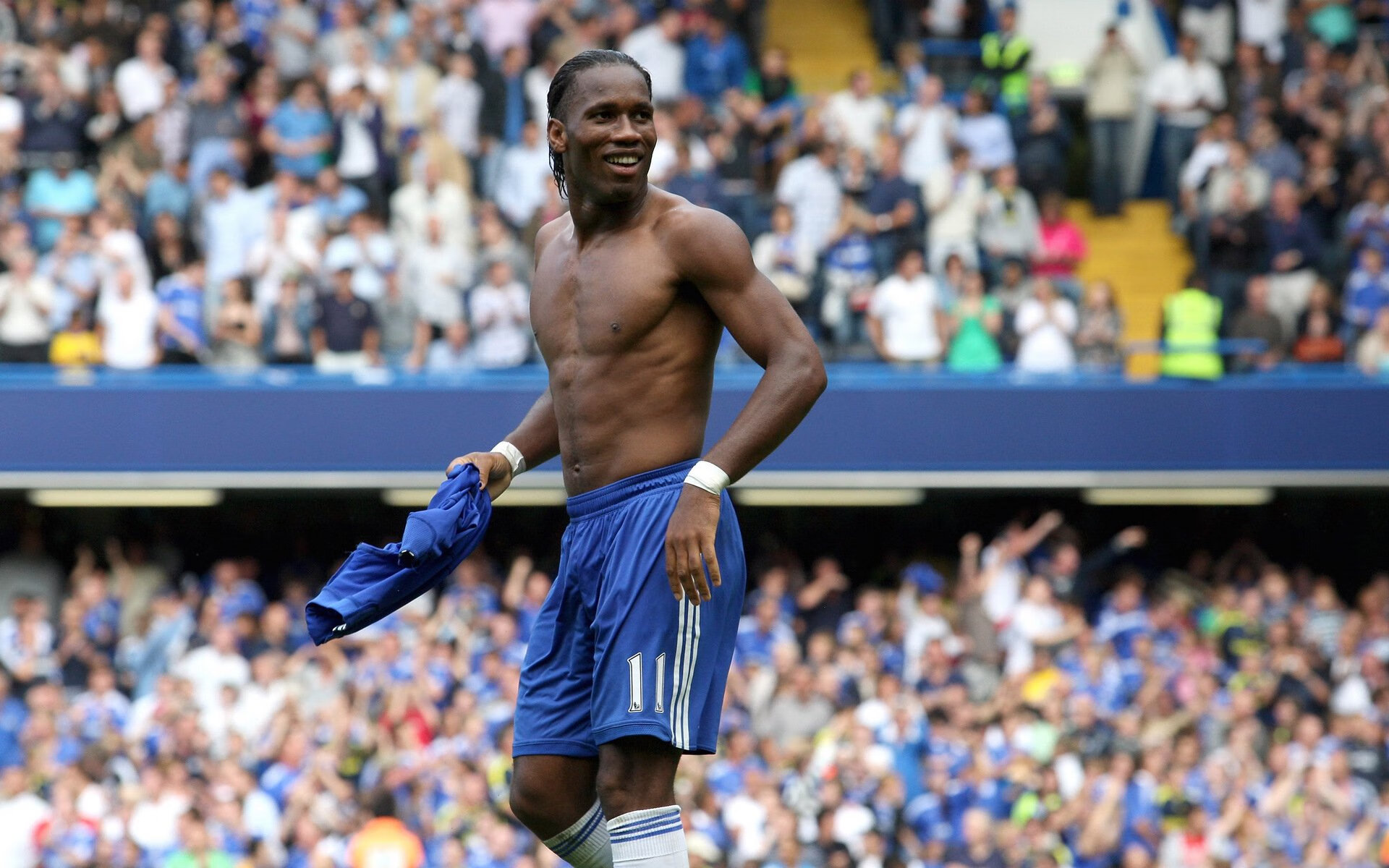 梅西数据全面爆炸，马赛末节带走威尔士，当足球艺术遇见战术纪律