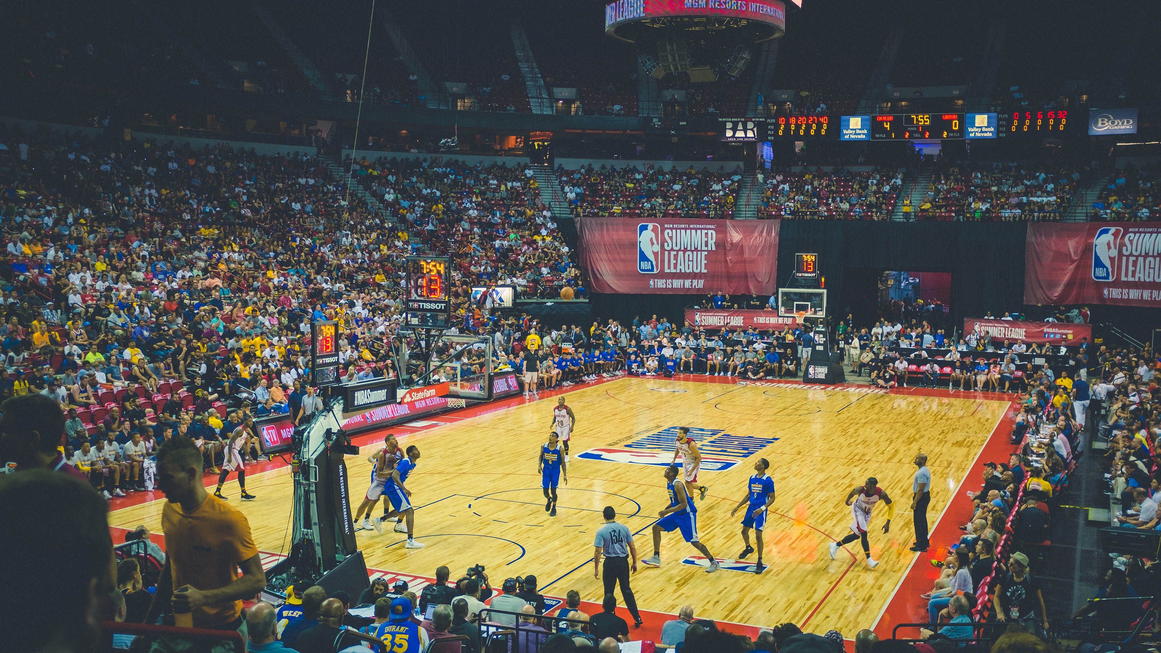 赛道与球场，当F1引擎轰鸣遇见利拉德时刻