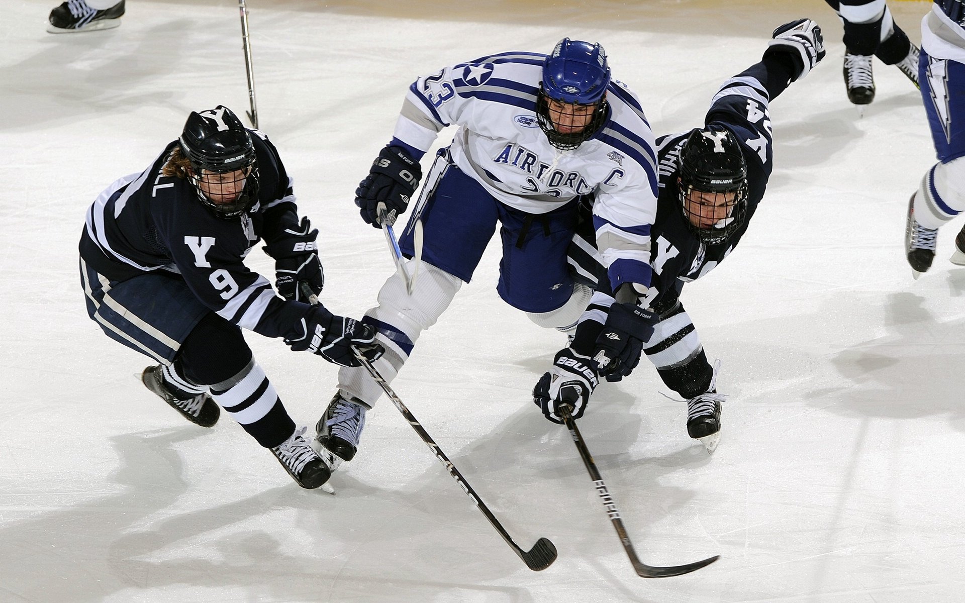 从加纳狂胜到富安健洋封神，足球世界里的唯一性叙事