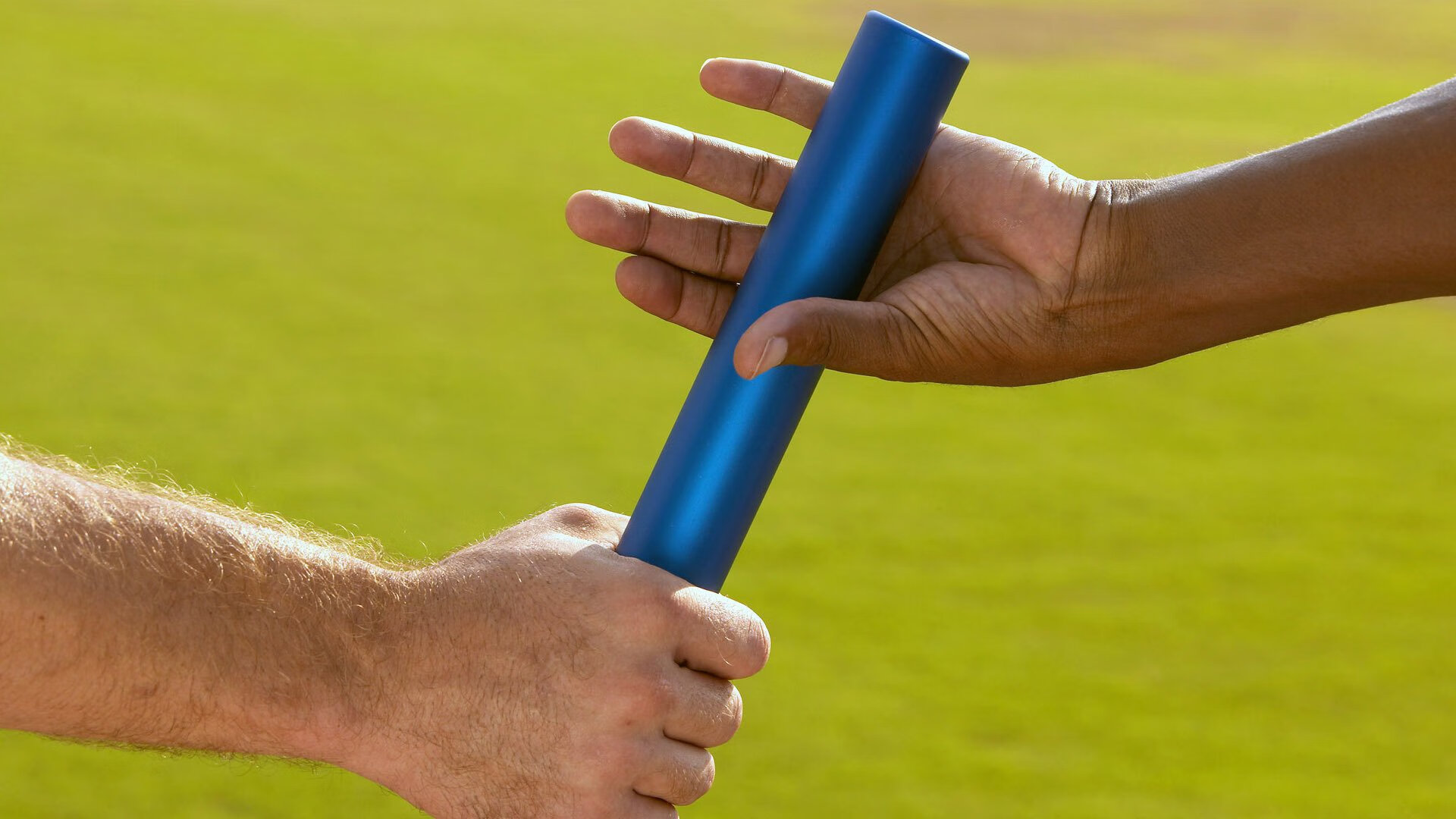 马赛打穿巴萨，富安健洋成为关键先生